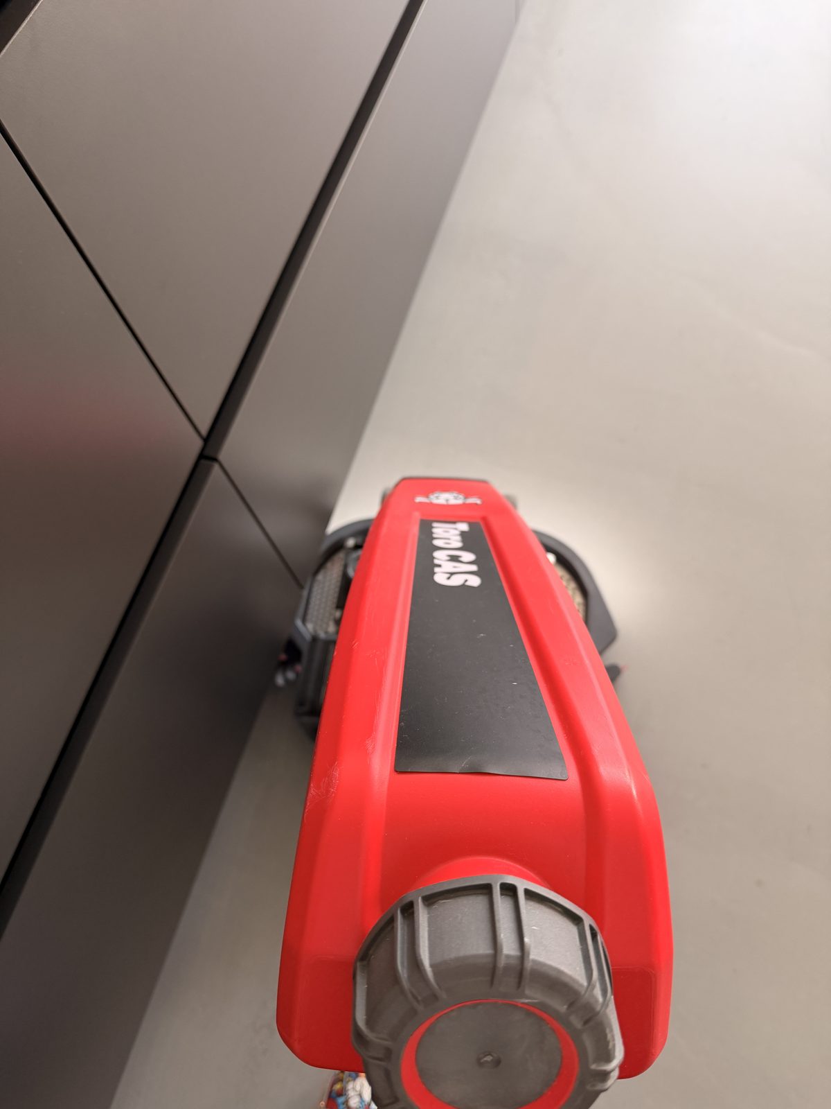 Professioneel vloerreinigen met machine, Strix Cleaning